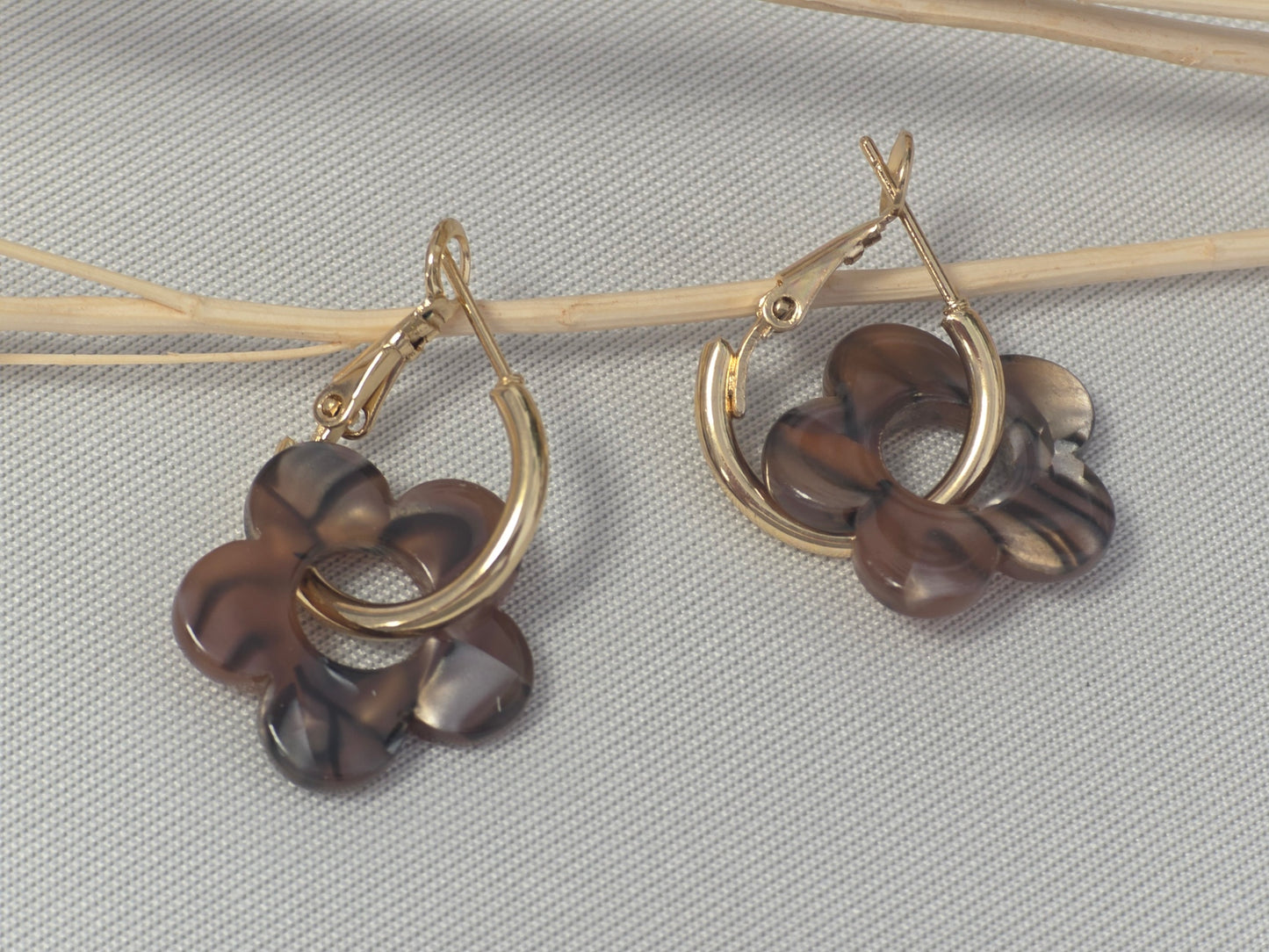 Notre Collection de Bijoux - Boucle d'Oreille Fleur Café Zébré Noir