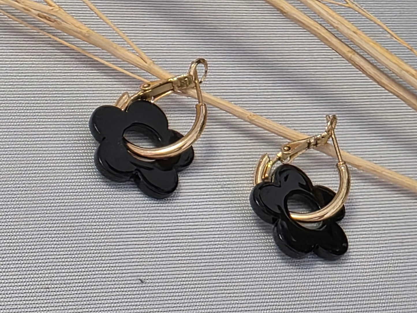 Notre Collection de Bijoux - Boucle d'Oreille Fleur Noir