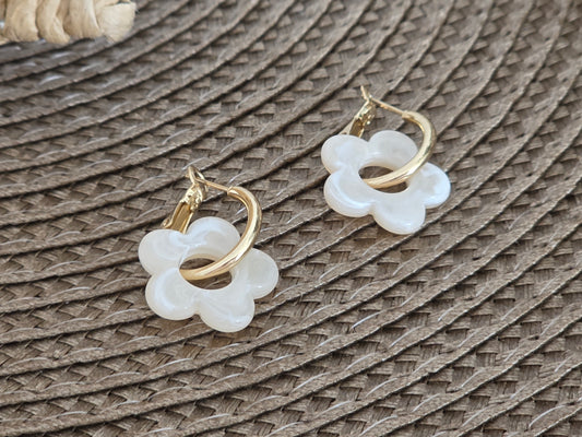 Notre Collection de Bijoux - Boucle d'Oreille Fleur Ivoire