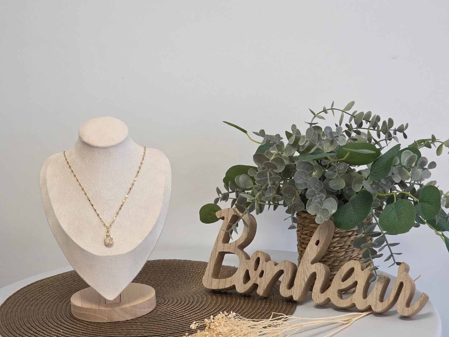 Notre Collection de Bijoux - Pendentif Forme Tulipe à Pierre Blanche