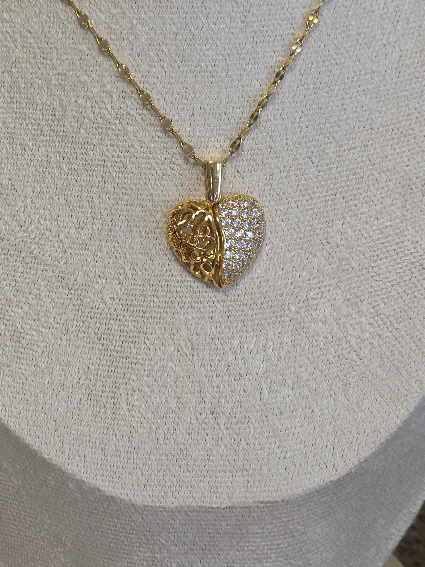 Notre Collection de Bijoux - Pendentif Forme Cœur Strass à Aile Ouvrant