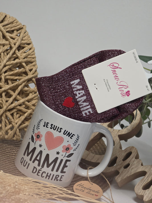 MUG UNE MAMIE QUI DECHIRE AVEC SA CHAUSSETTE PAILLETEE