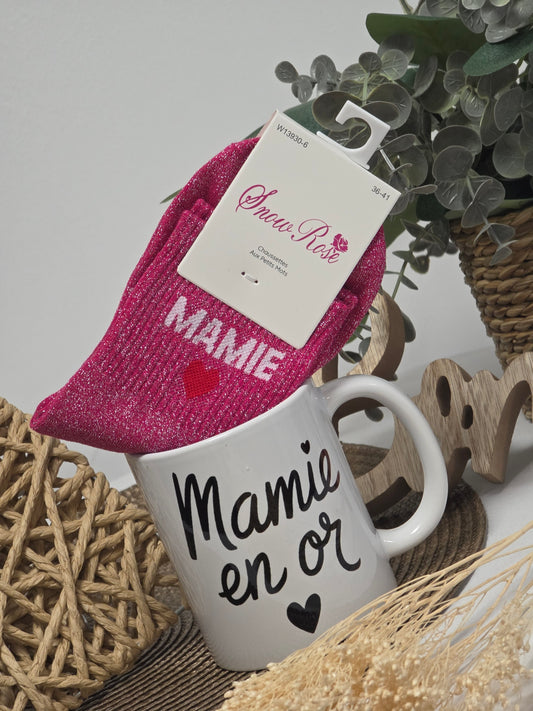 MUG MAMIE EN OR AVEC SA CHAUSSETTE PAILLETEE