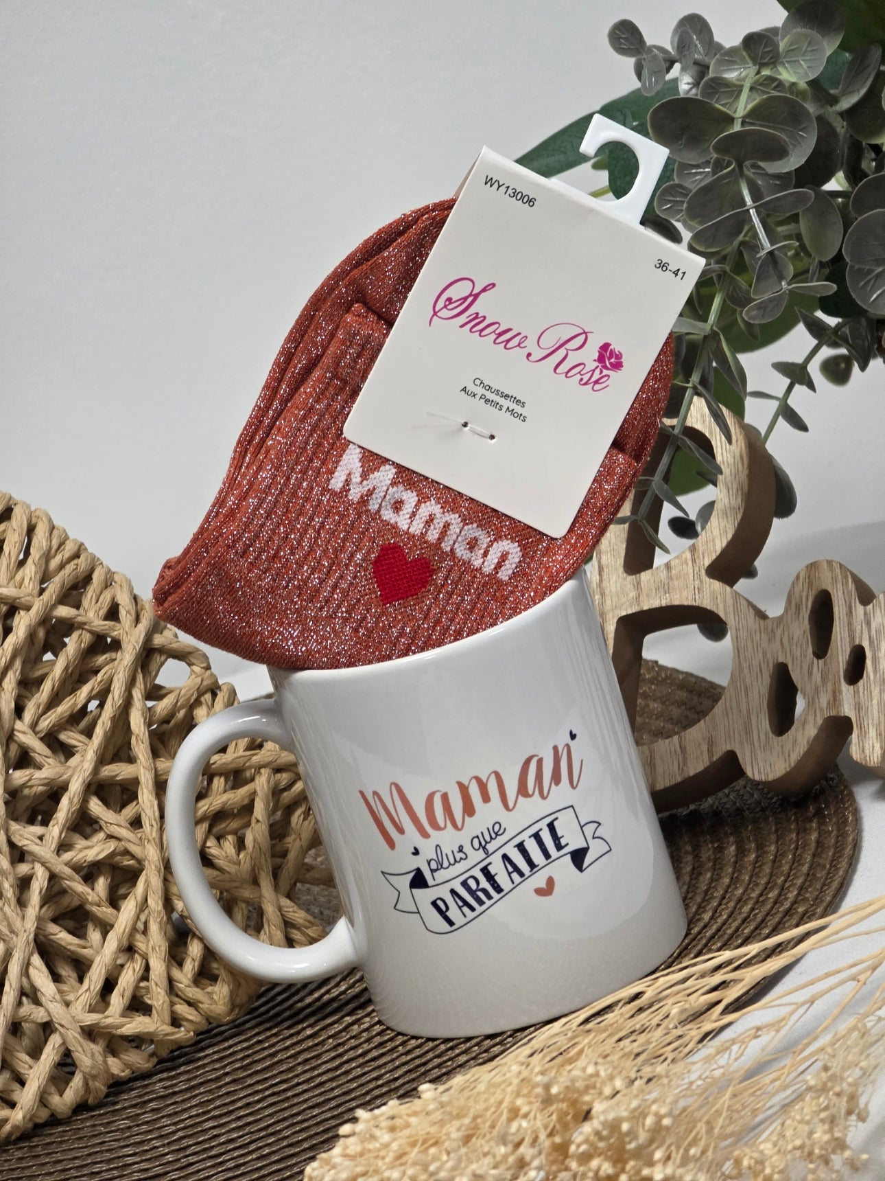 MUG MAMAN PLUS QUE PARFAITE AVEC SA CHAUSSETTE PAILLETEE