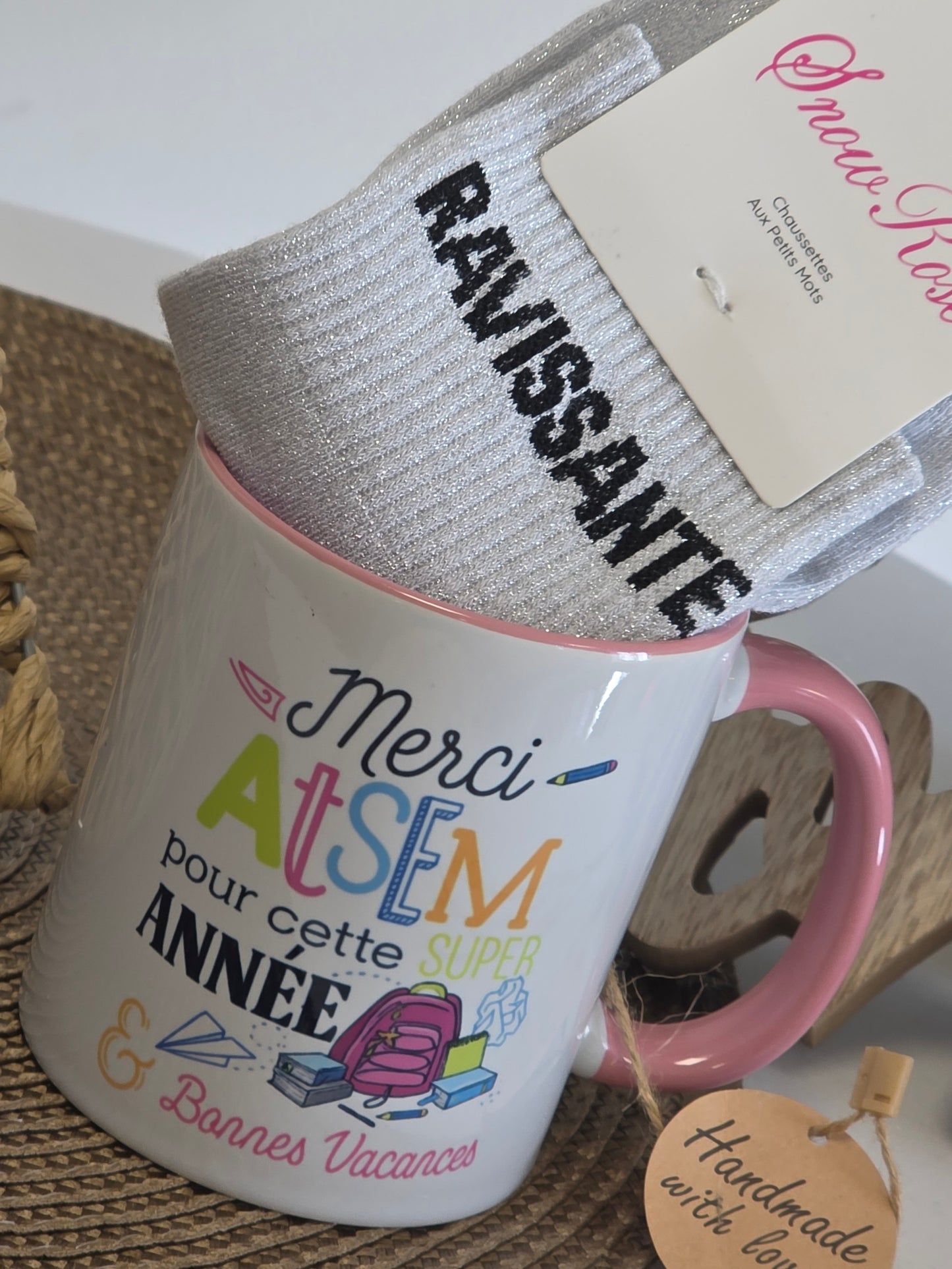 MUG MERCI ATSEM AVEC SA CHAUSSETTE PAILLETEE