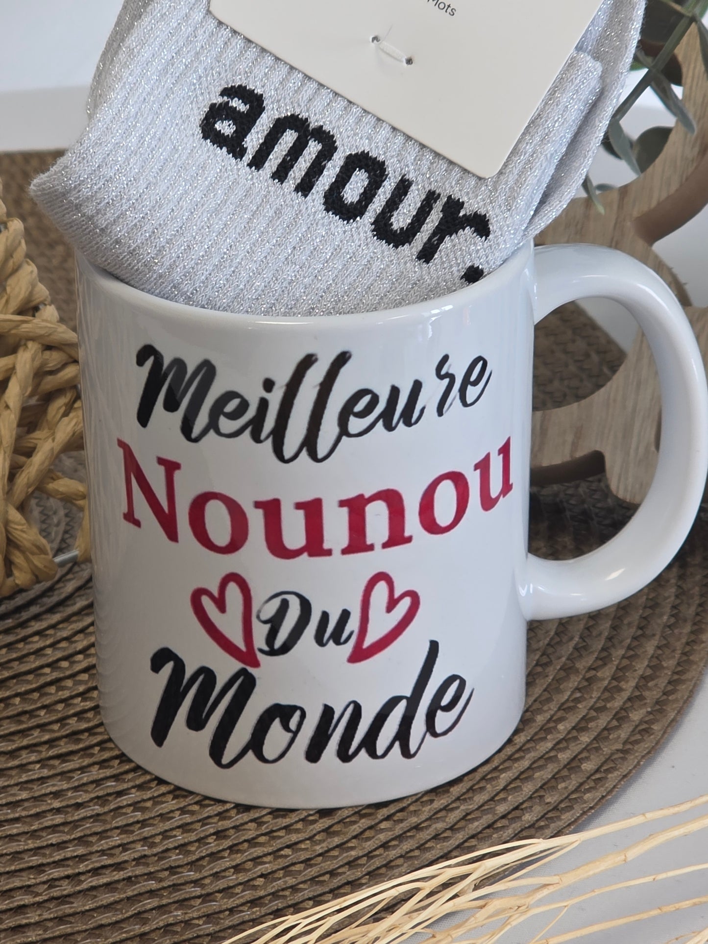MUG MEILLEURE NOUNOU DU MONDE AVEC SA CHAUSSETTE PAILLETEE