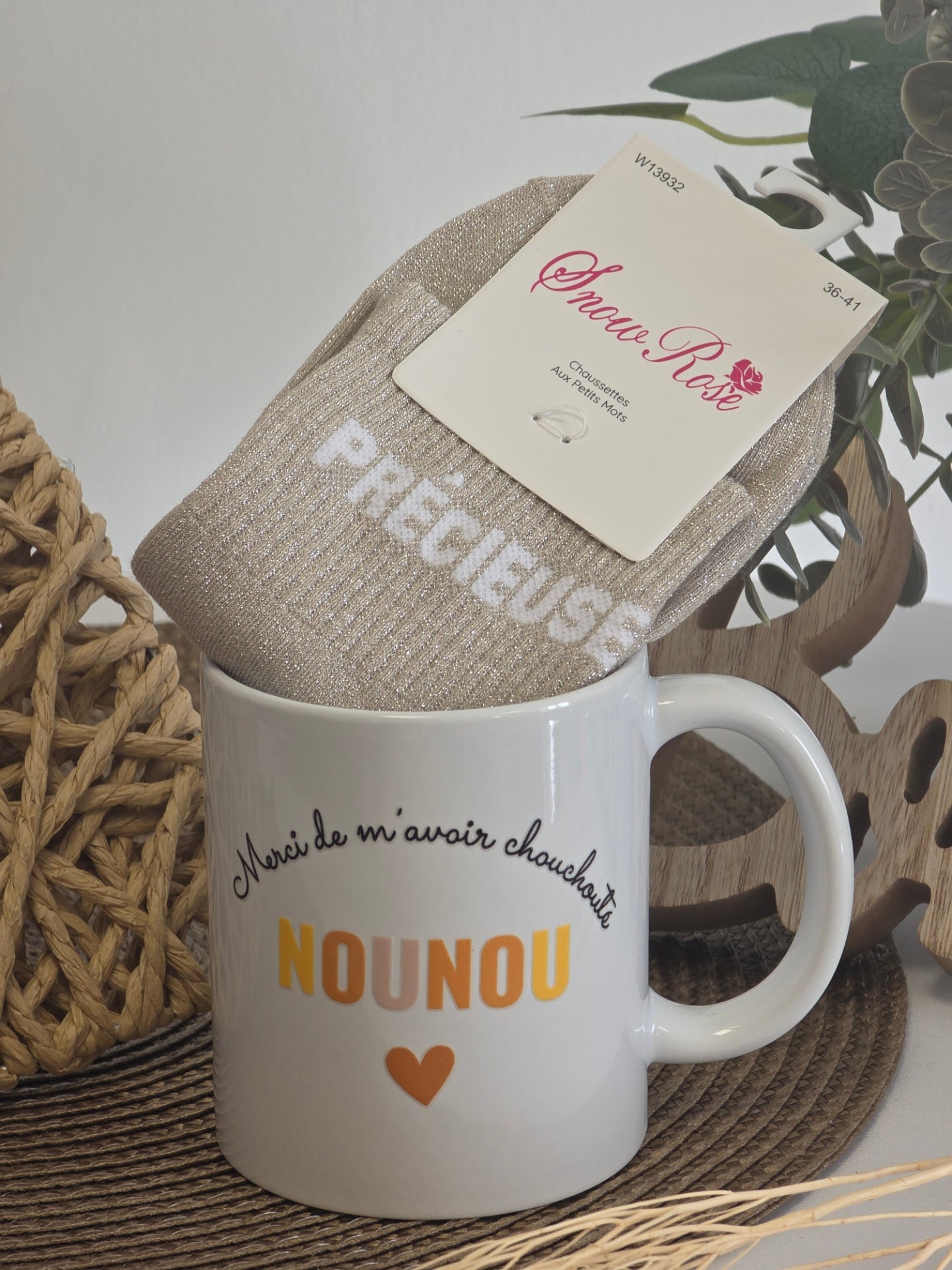 MUG MERCI NOUNOU AVEC SA CHAUSSETTE PAILLETEE