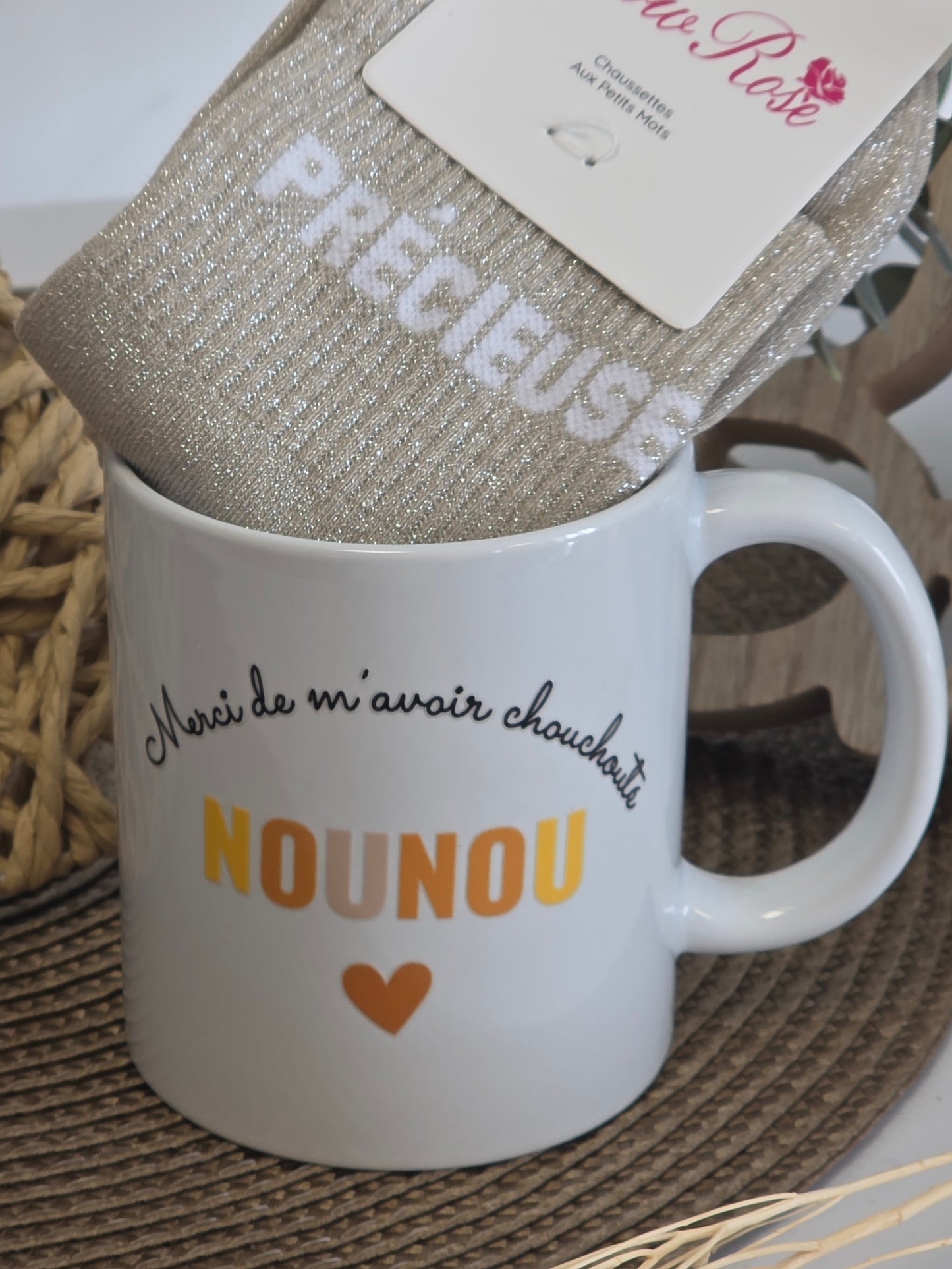 MUG MERCI NOUNOU AVEC SA CHAUSSETTE PAILLETEE