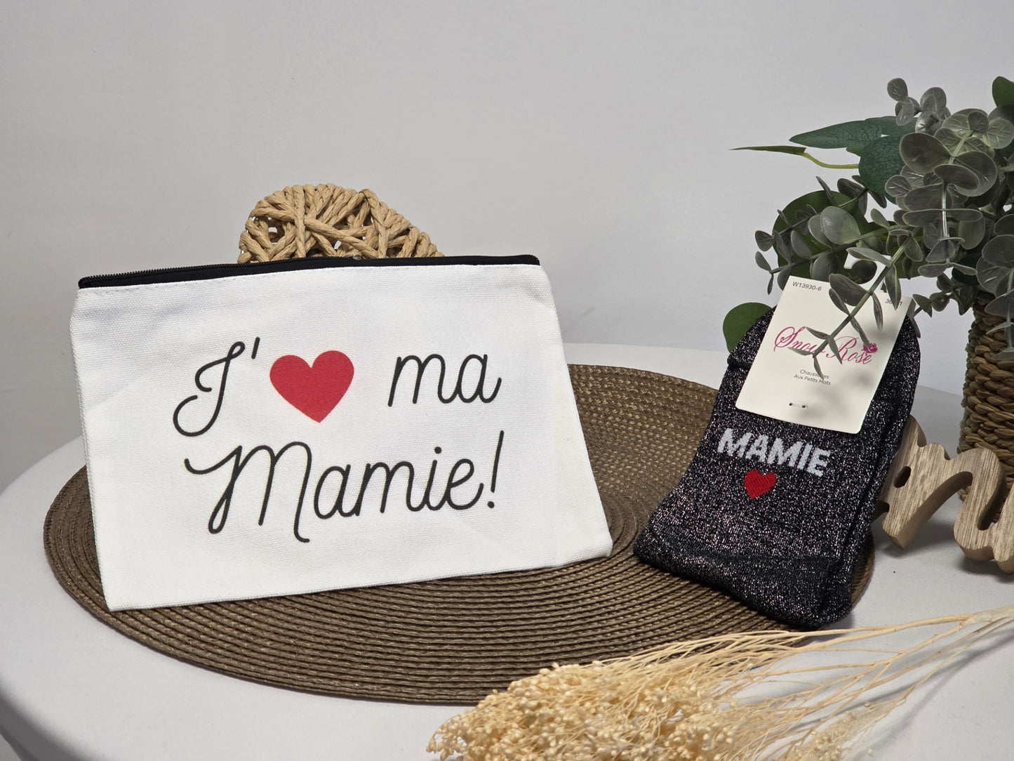 POCHETTE J'AIME MA MAMIE AVEC SA CHAUSSETTE PAILLETEE NOIR