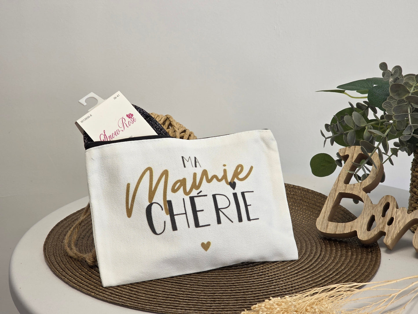 POCHETTE " MA MAMIE CHERIE " AVEC SA CHAUSSETTE PAILLETEE NOIR