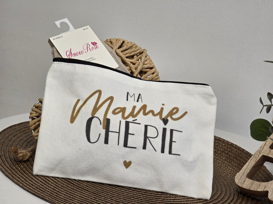 POCHETTE " MA MAMIE CHERIE " AVEC SA CHAUSSETTE PAILLETEE BEIGE