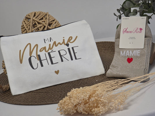 POCHETTE " MA MAMIE CHERIE " AVEC SA CHAUSSETTE PAILLETEE BEIGE