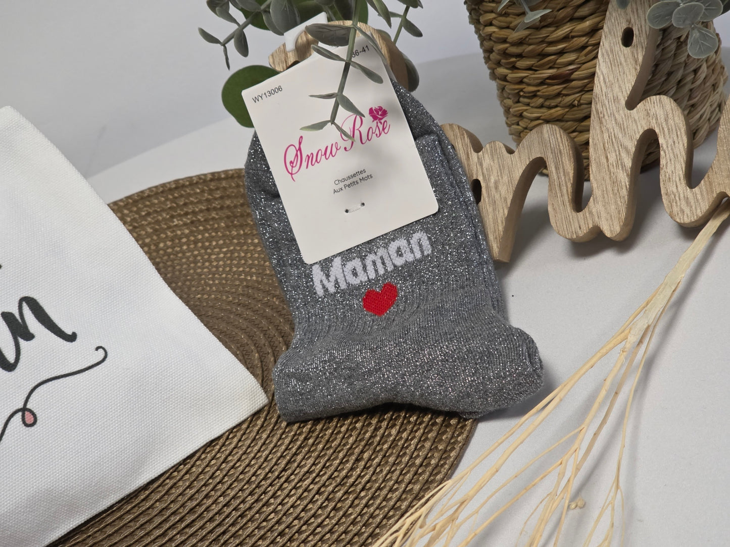 POCHETTE " JE T'AIME MAMAN " AVEC SA CHAUSSETTE PAILLETEE GRIS FONCE