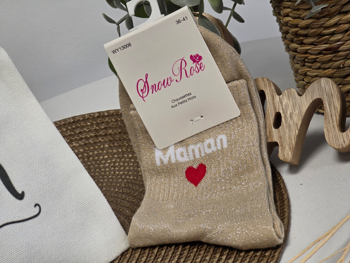 POCHETTE " JE T'AIME MAMAN " AVEC SA CHAUSSETTE PAILLETEE BEIGE
