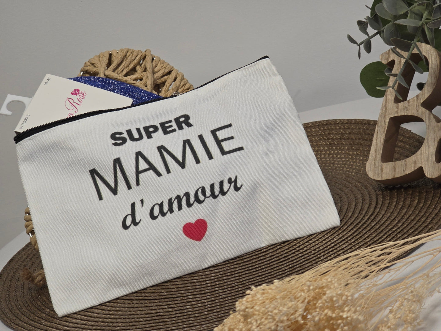 POCHETTE " SUPER MAMIE D'AMOUR " AVEC SA CHAUSSETTE PAILLETEE BLEU