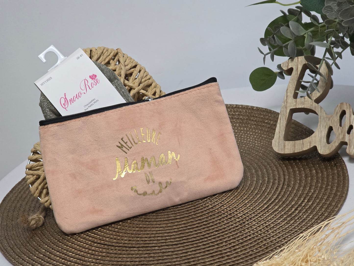 POCHETTE " MEILLEUR MAMAN DU MONDE "  AVEC SA CHAUSSETTE PAILLETEE COQUETTE