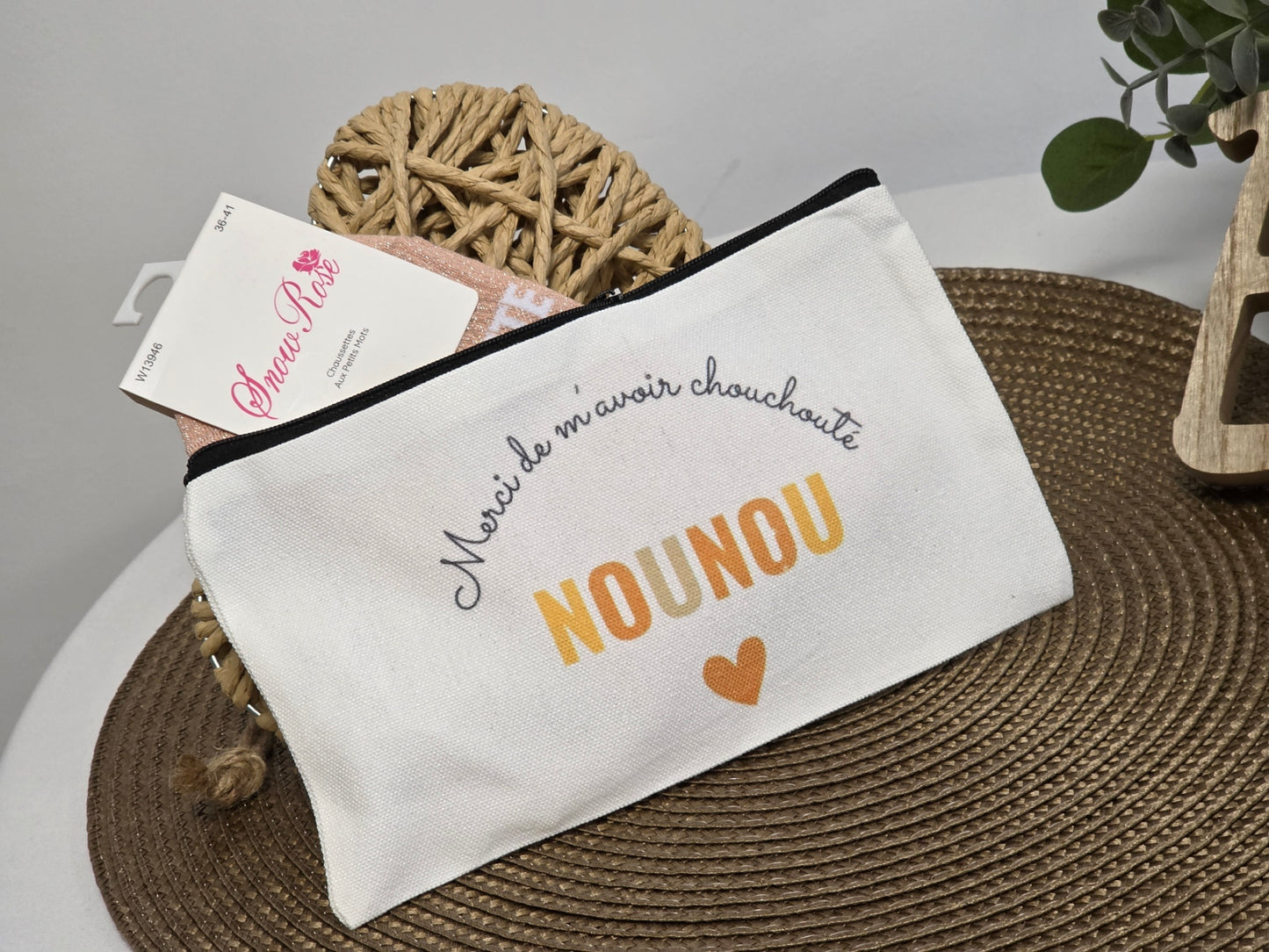 POCHETTE " MERCI NOUNOU" AVEC SA CHAUSSETTE PAILLETEE PECHE