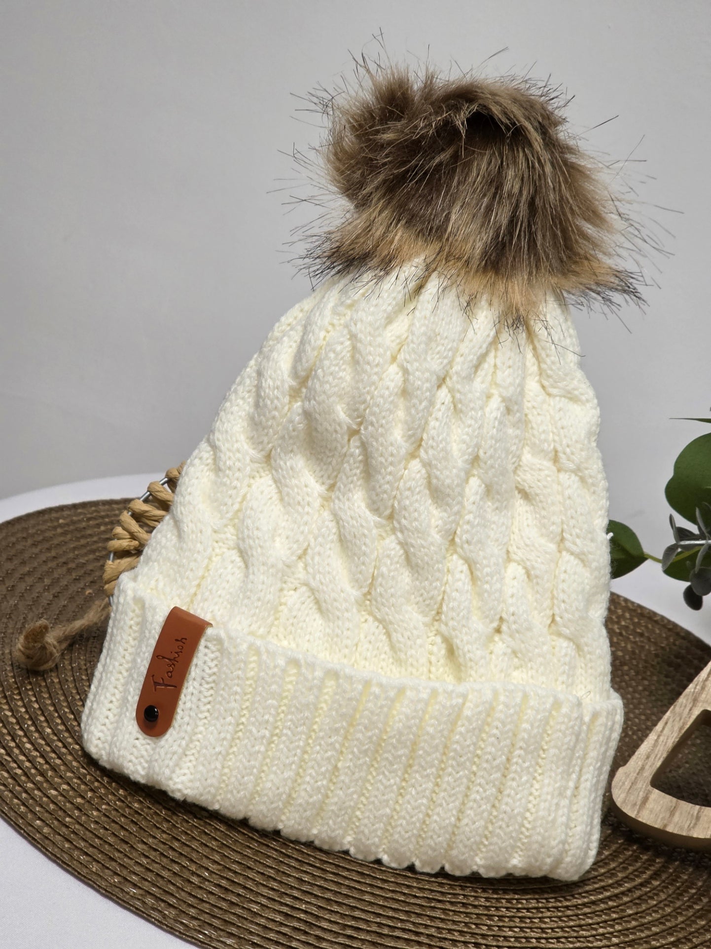 Nos Bonnets Torsadé Blanc à Pompon