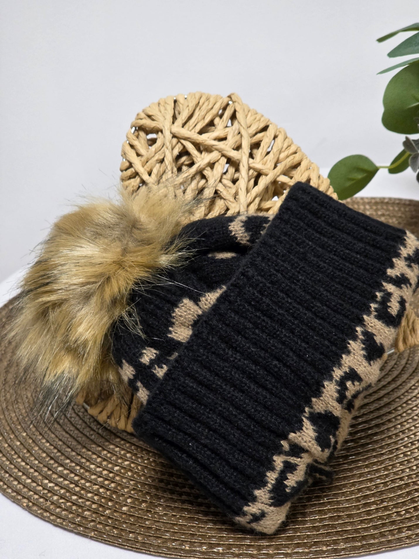 Nos Bonnets Imprimé Léopard Noir à Pompon