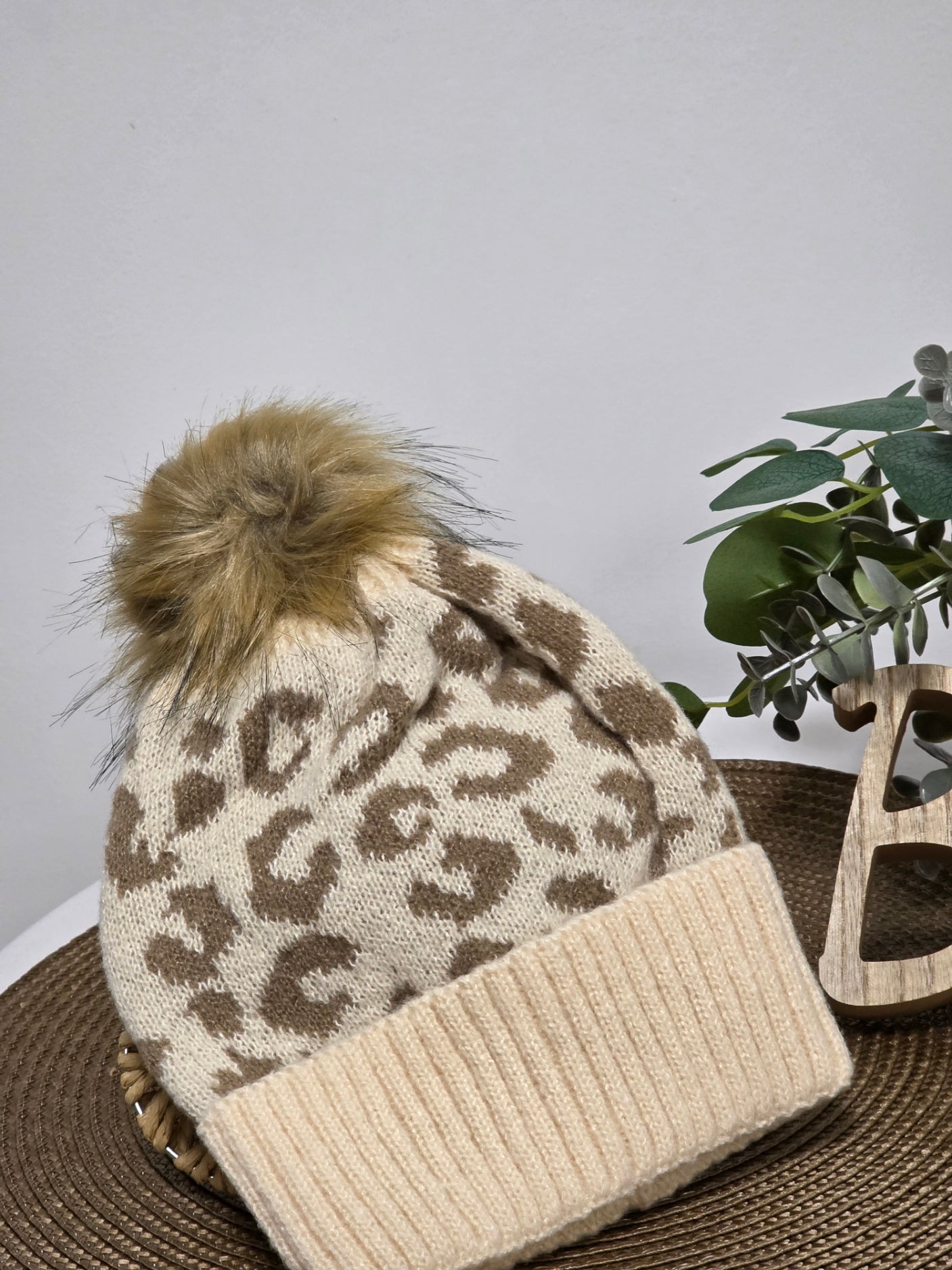 Nos Bonnets Imprimé Léopard Beige à Pompon