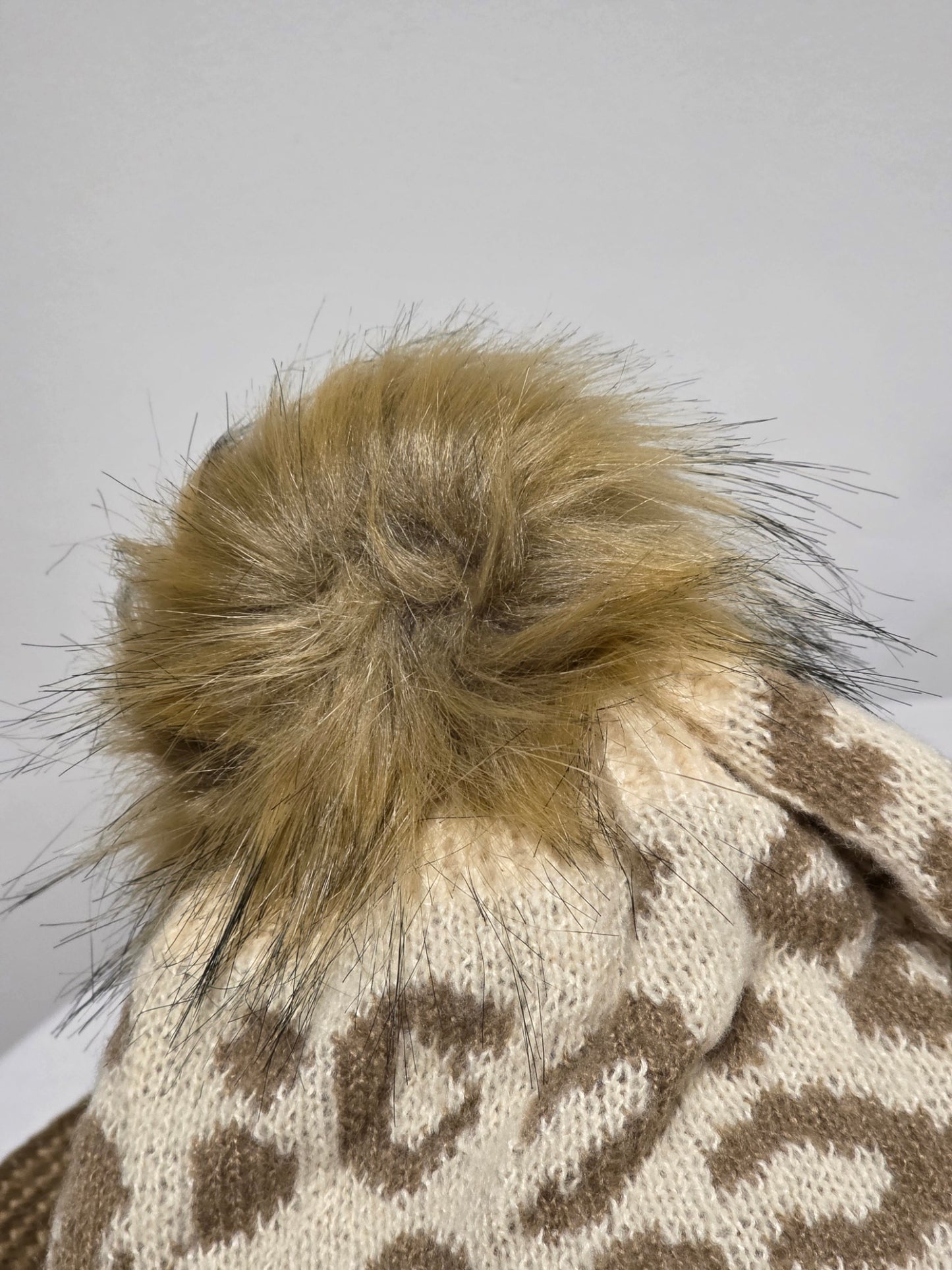 Nos Bonnets Imprimé Léopard Beige à Pompon