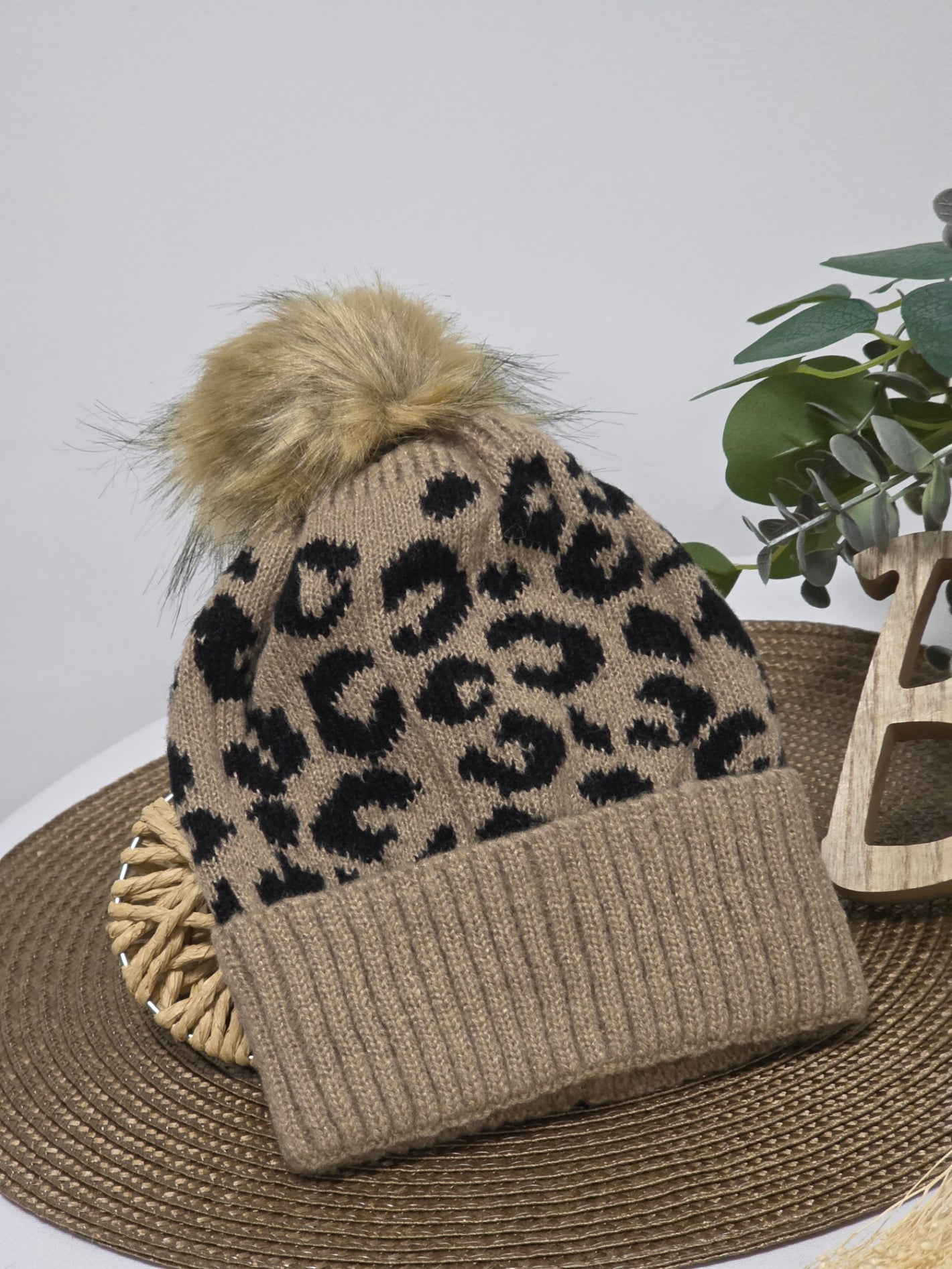 Nos Bonnets Imprimé Léopard Camel à Pompon