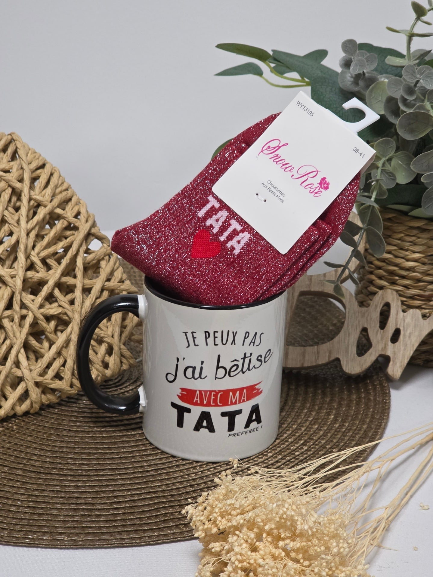 MUG BETISE AVEC MA TATA PREFEREE AVEC SA CHAUSSETTE PAILLETEE