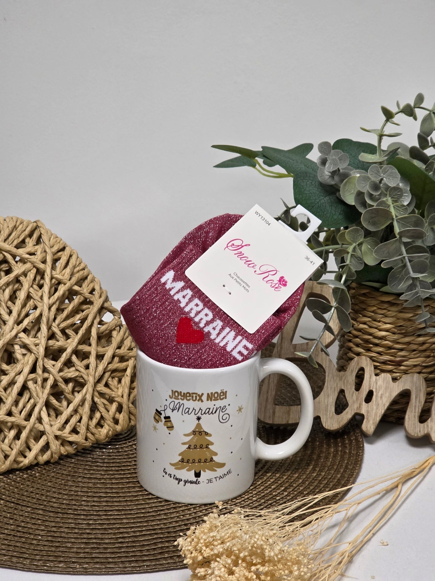 MUG JOYEUX NOEL MARRAINE AVEC SA CHAUSSETTE PAILLETEE