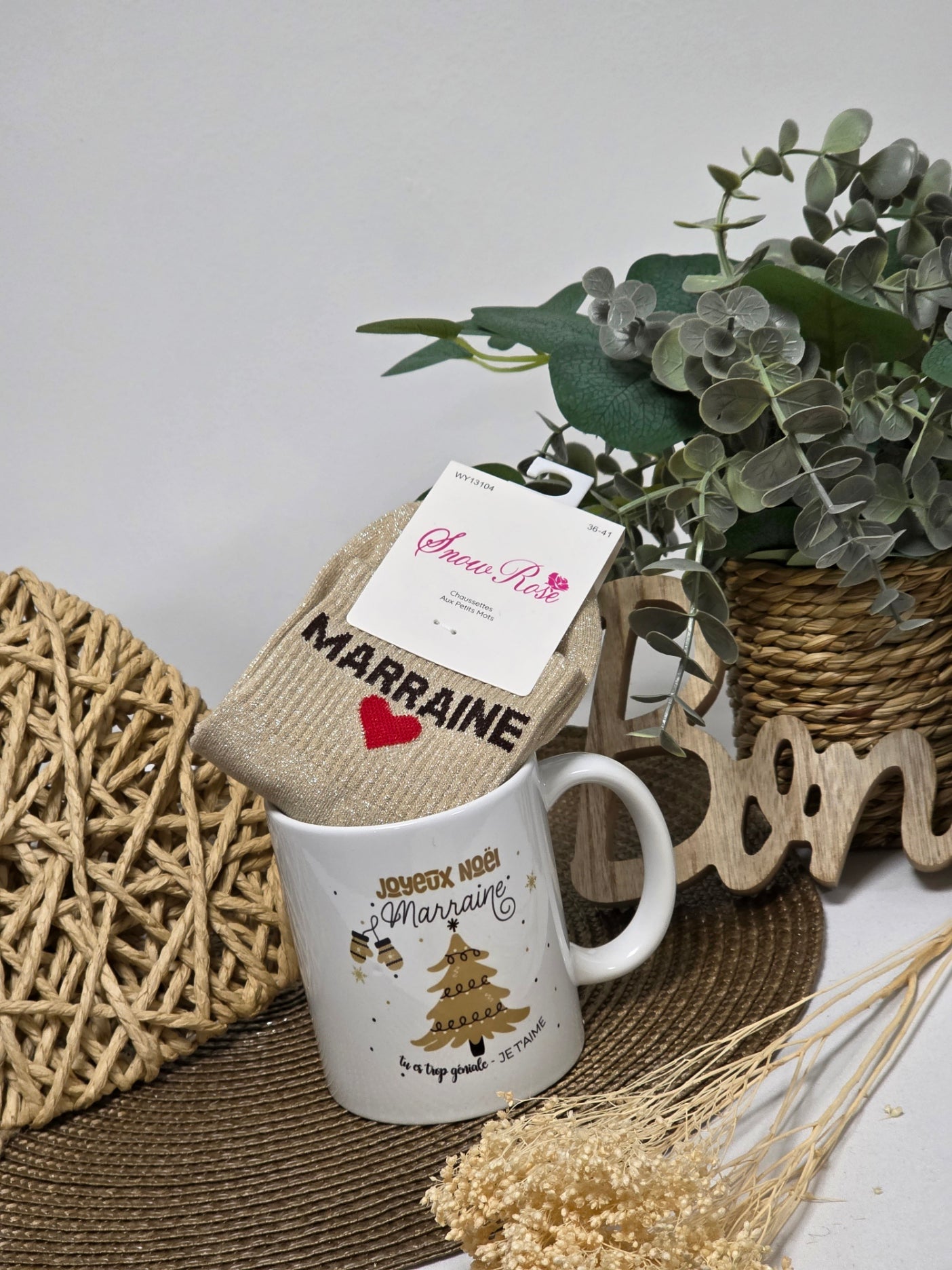 MUG JOYEUX NOEL MARRAINE AVEC SA CHAUSSETTE PAILLETEE