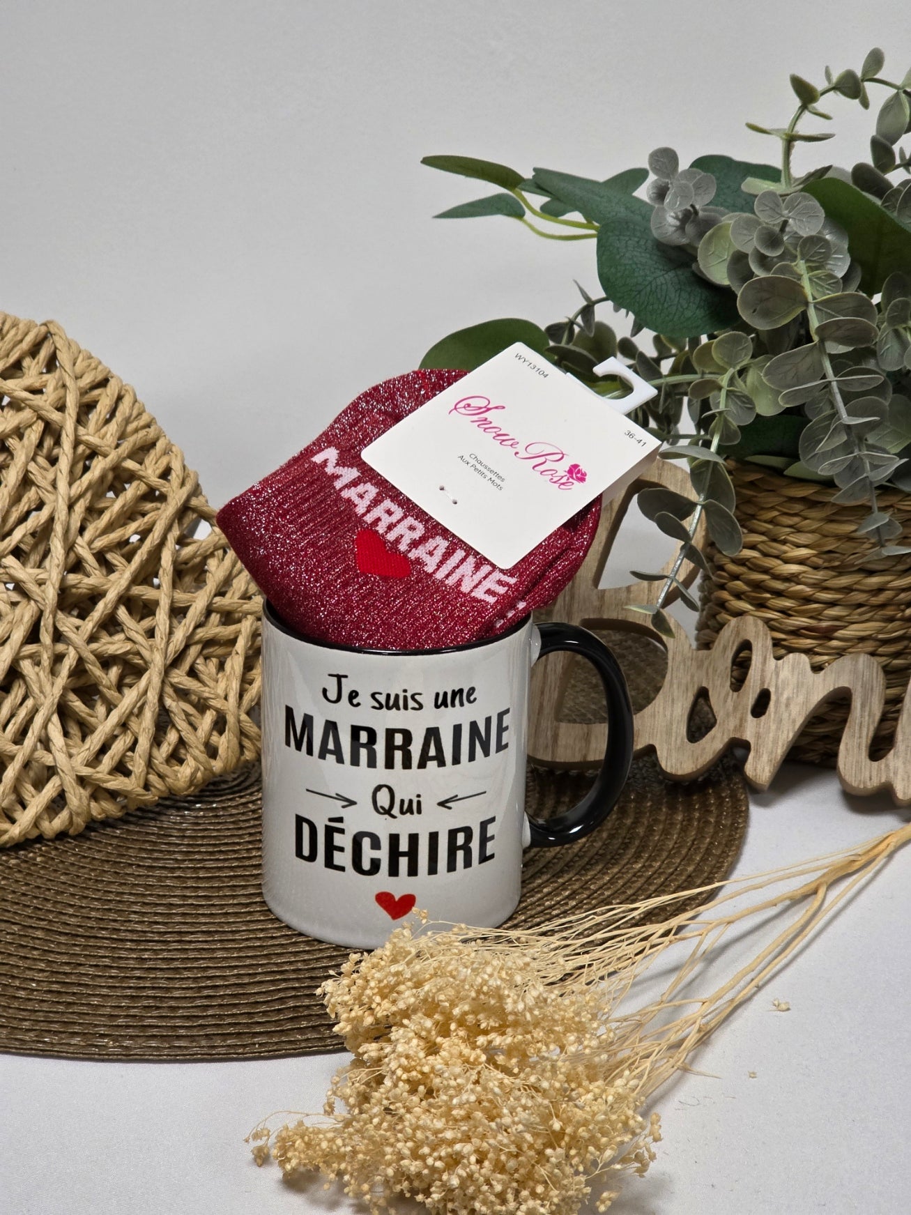 MUG UNE MARRAINE QUI DECHIRE AVEC SA CHAUSSETTE PAILLETEE