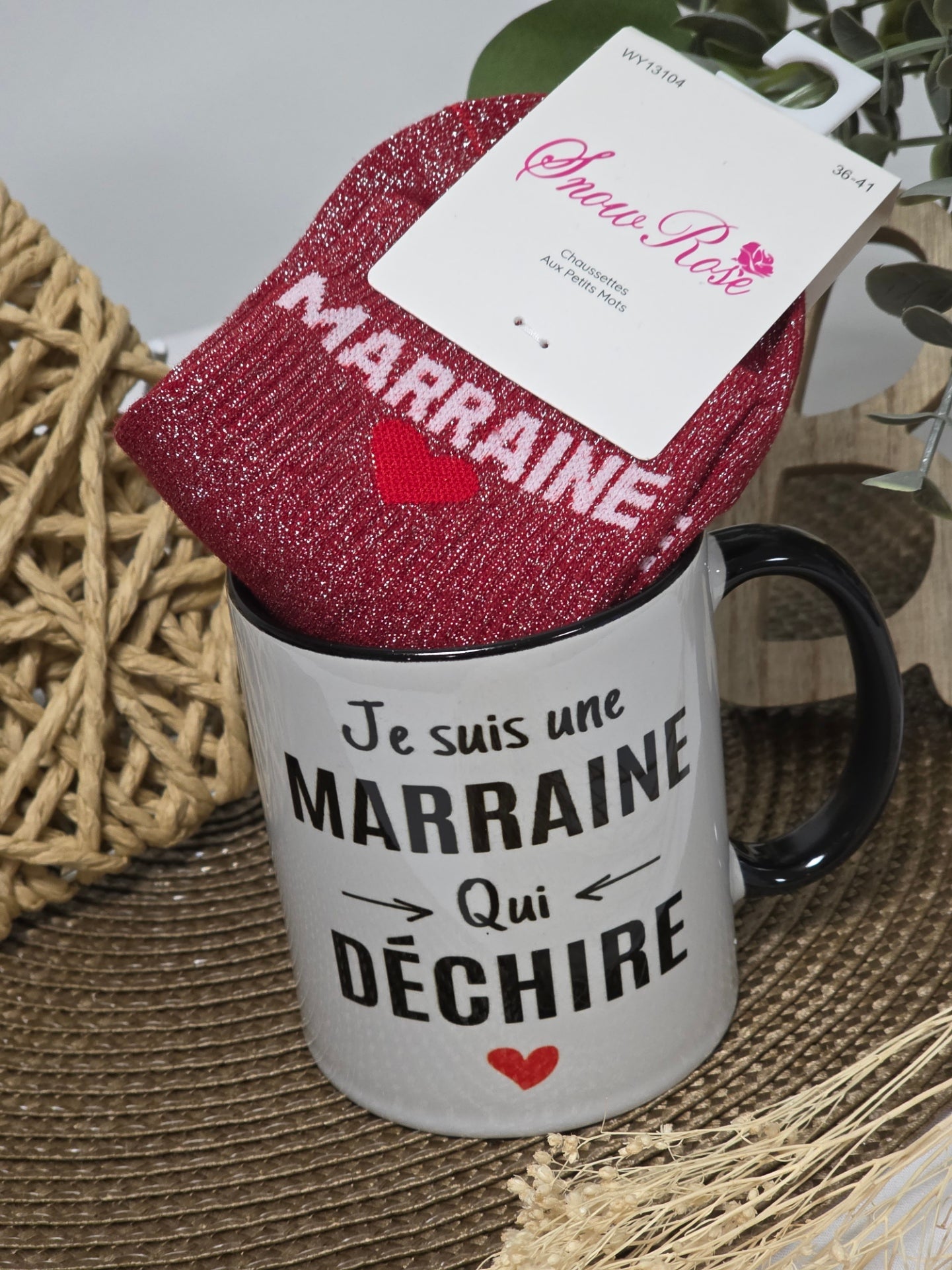 MUG UNE MARRAINE QUI DECHIRE AVEC SA CHAUSSETTE PAILLETEE