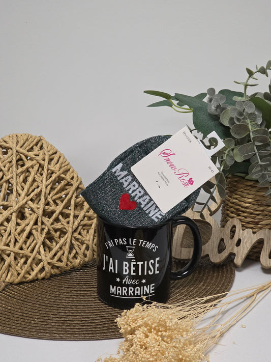 MUG BETISE AVEC MARRAINE AVEC SA CHAUSSETTE PAILLETEE