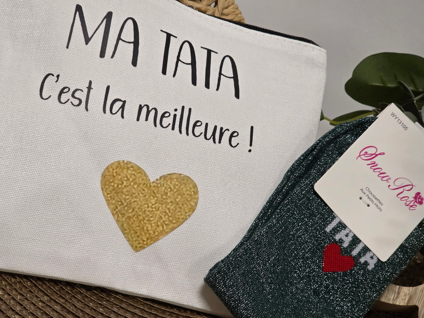 POCHETTE " MA TATA C'EST LA MEILLEURE " AVEC SA CHAUSSETTE PAILLETEE VERT