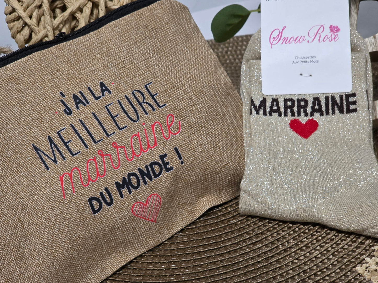POCHETTE " MEILLEURE MARRAINE DU MONDE " AVEC SA CHAUSSETTE PAILLETEE BEIGE