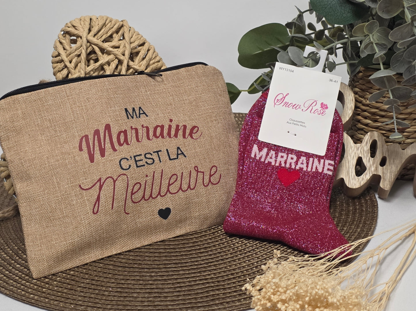 POCHETTE " MA MARRAINE C'EST LA MEILLEURE " AVEC SA CHAUSSETTE PAILLETEE BORDEAUX