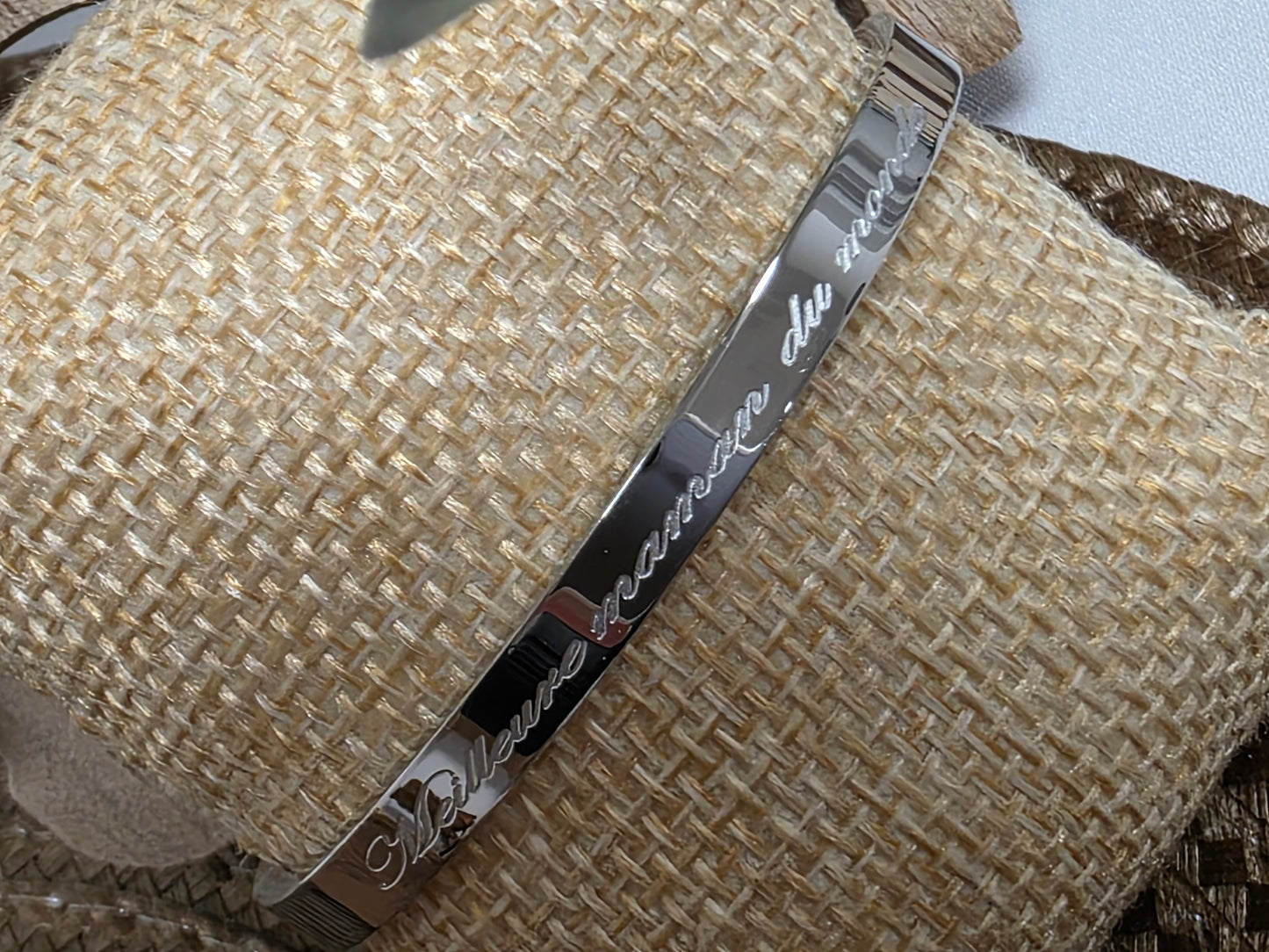 LES BRACELETS A MESSAGE " MEILLEURE MAMAN DU MONDE " Argenté