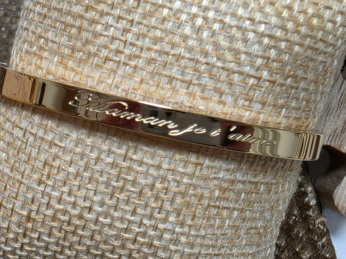 LES BRACELETS A MESSAGE " MAMAN JE T'AIME " Doré