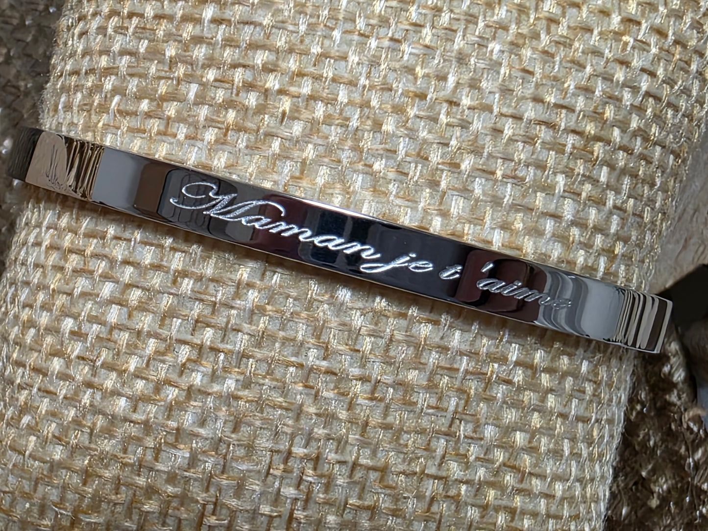 LES BRACELETS A MESSAGE " MAMAN JE T'AIME " Argenté