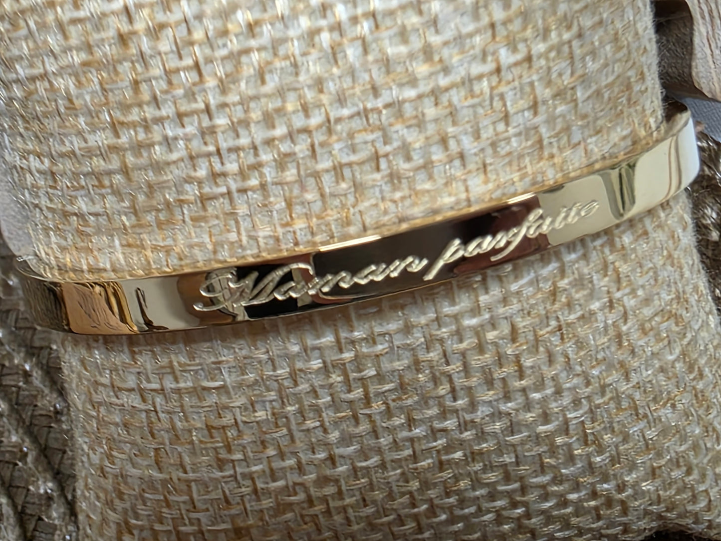 LES BRACELETS A MESSAGE " MAMAN PARFAITE " Doré