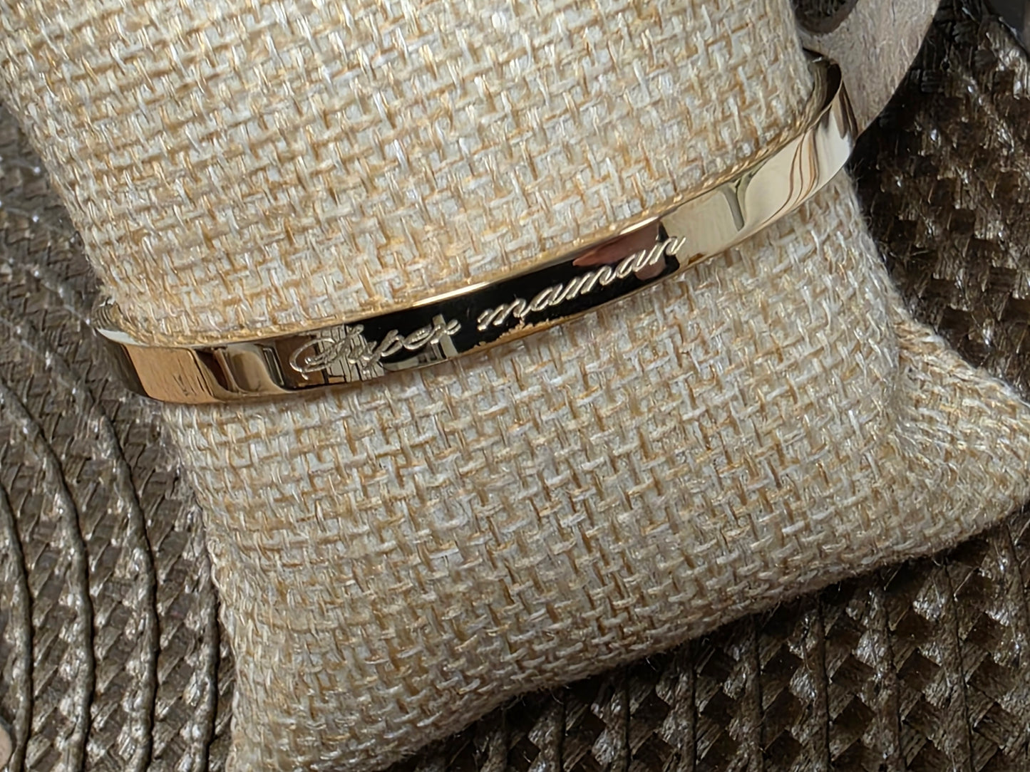 LES BRACELETS A MESSAGE " SUPER MAMAN " Doré