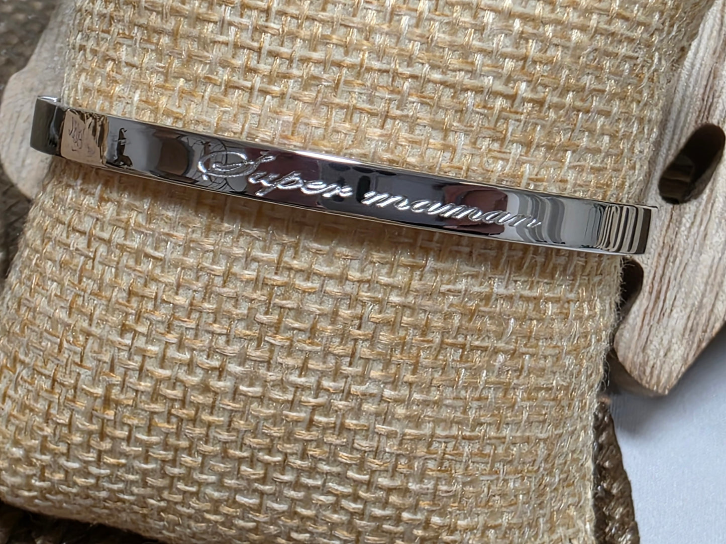 LES BRACELETS A MESSAGE " SUPER MAMAN " Argenté