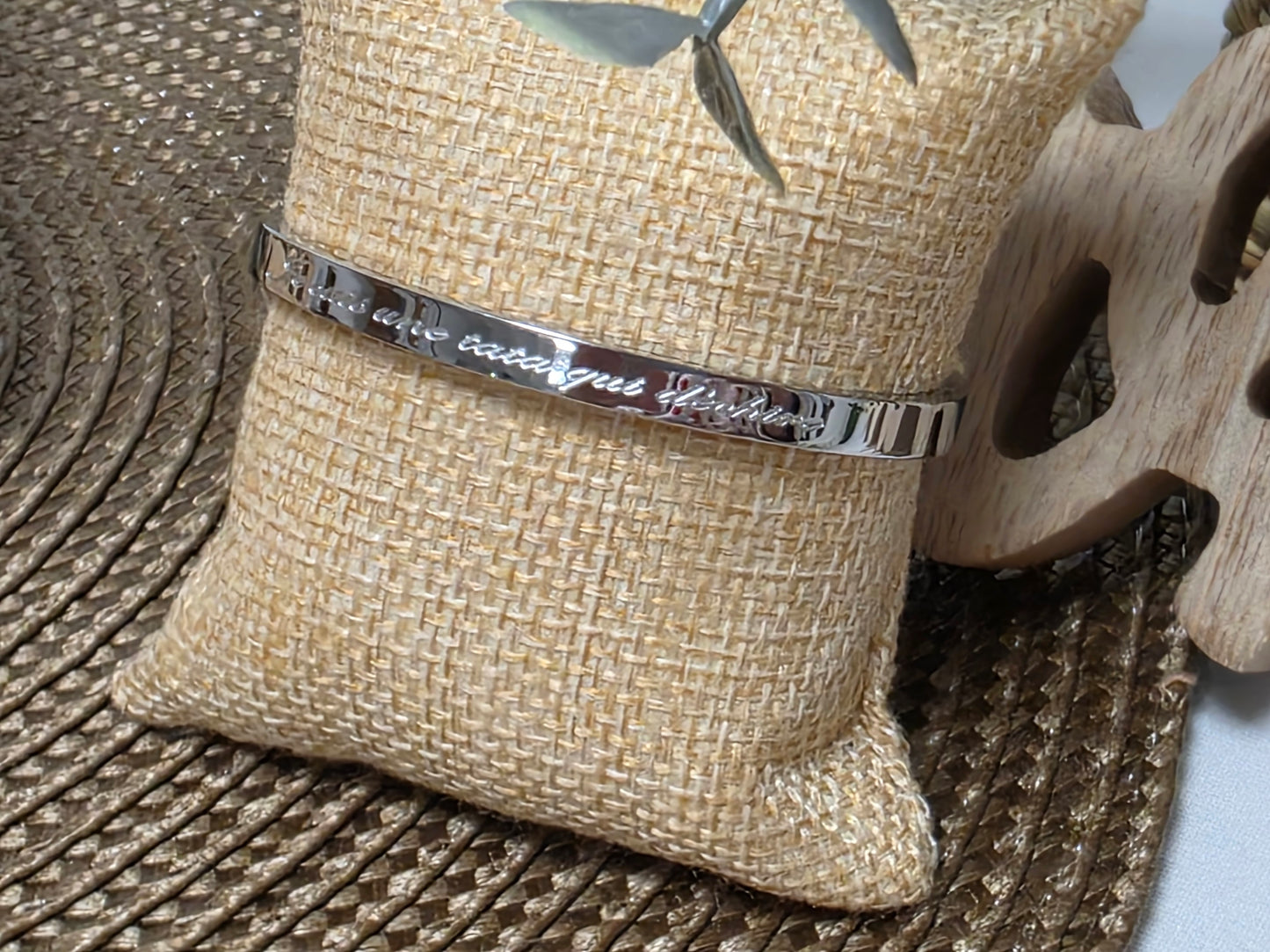 LES BRACELETS A MESSAGE " JE SUIS UNE TATA QUI DECHIRE " Argenté