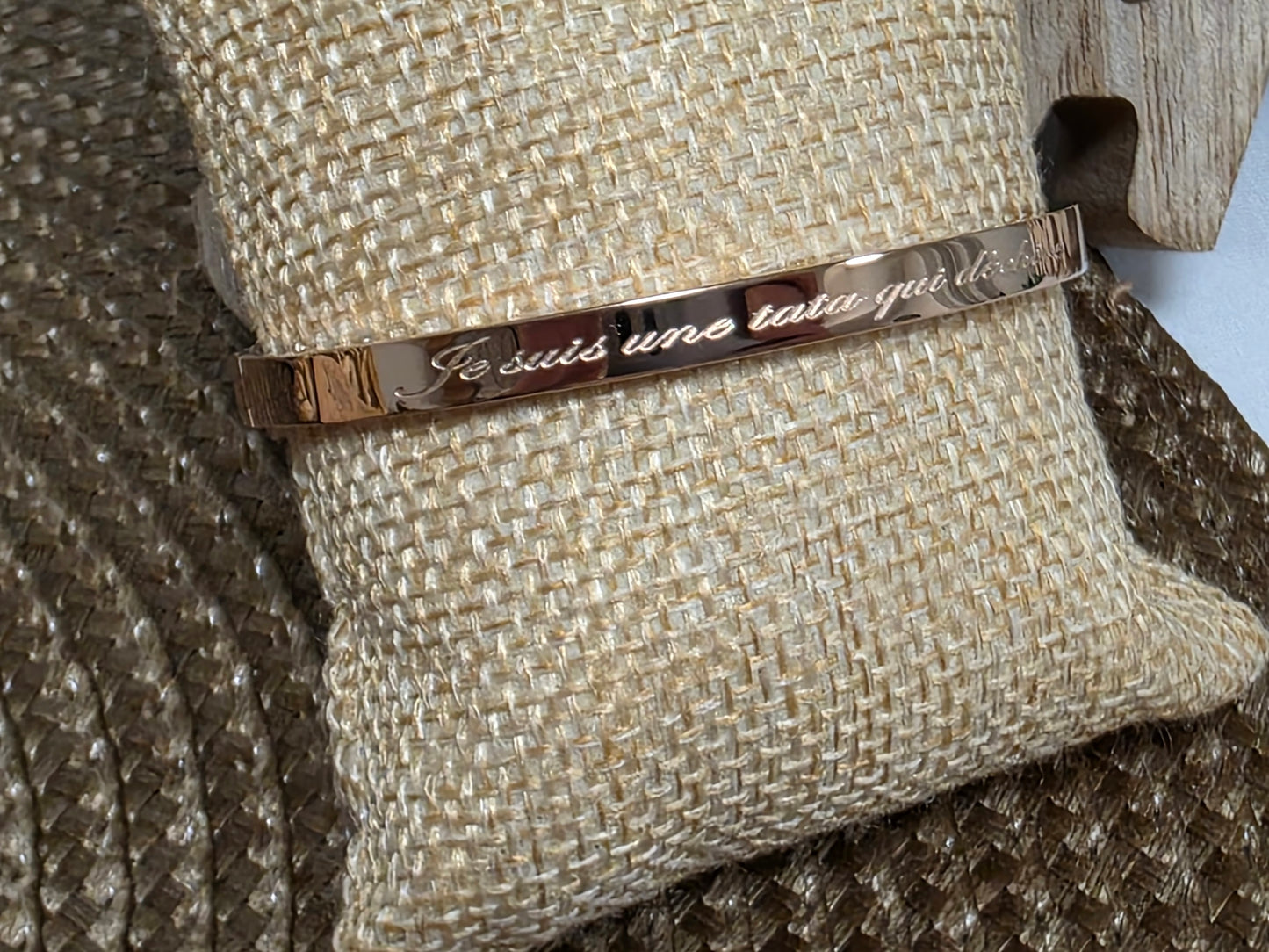 LES BRACELETS A MESSAGE " JE SUIS UNE TATA QUI DECHIRE " Cuivré