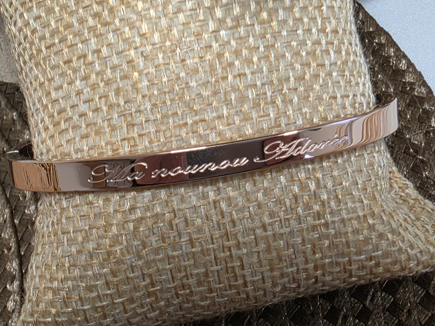 LES BRACELETS A MESSAGE " MA NOUNOU ADOREE " Cuivré