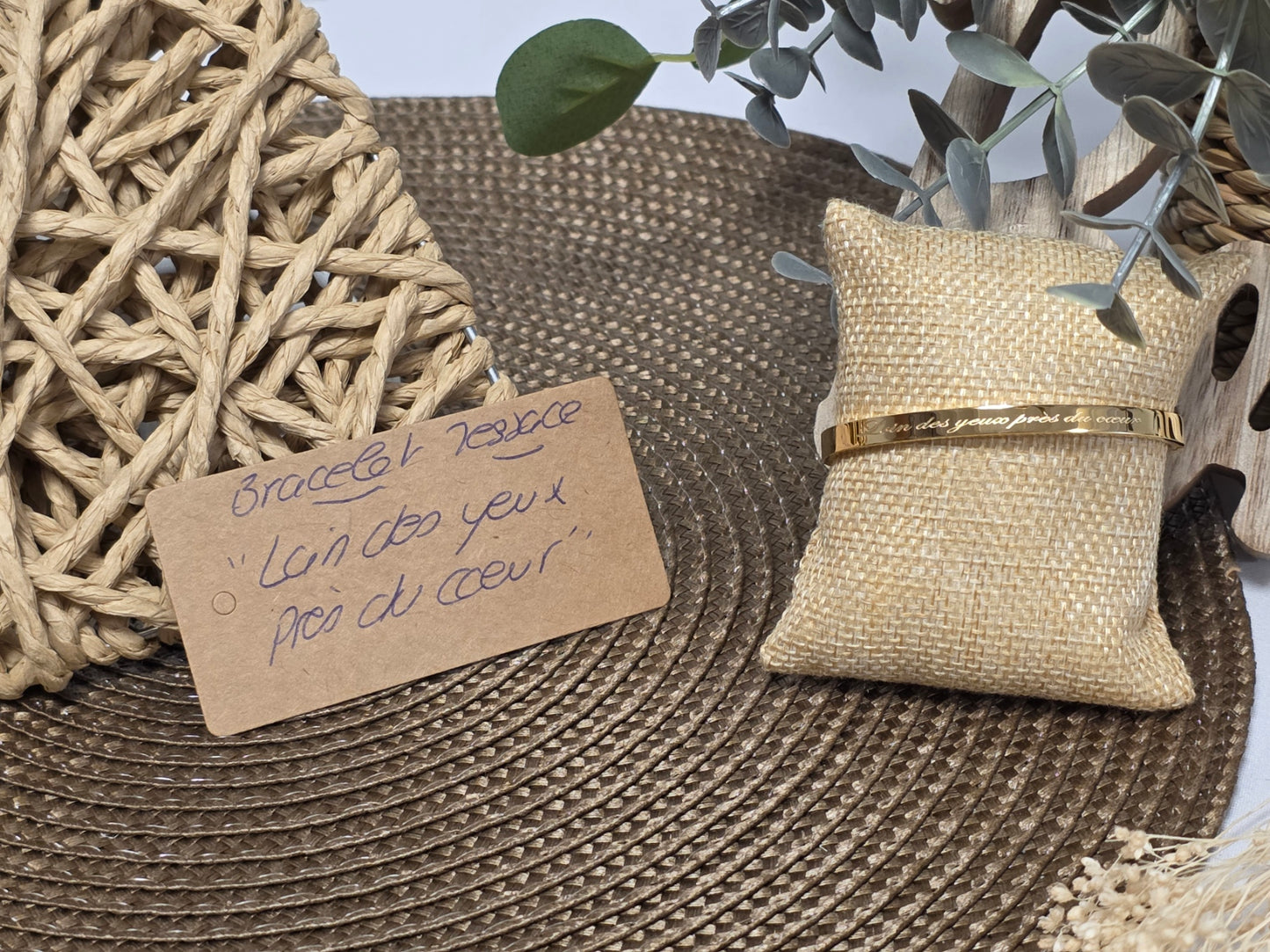 LES BRACELETS A MESSAGE " LOIN DES YEUX PRES DU COEUR " Doré
