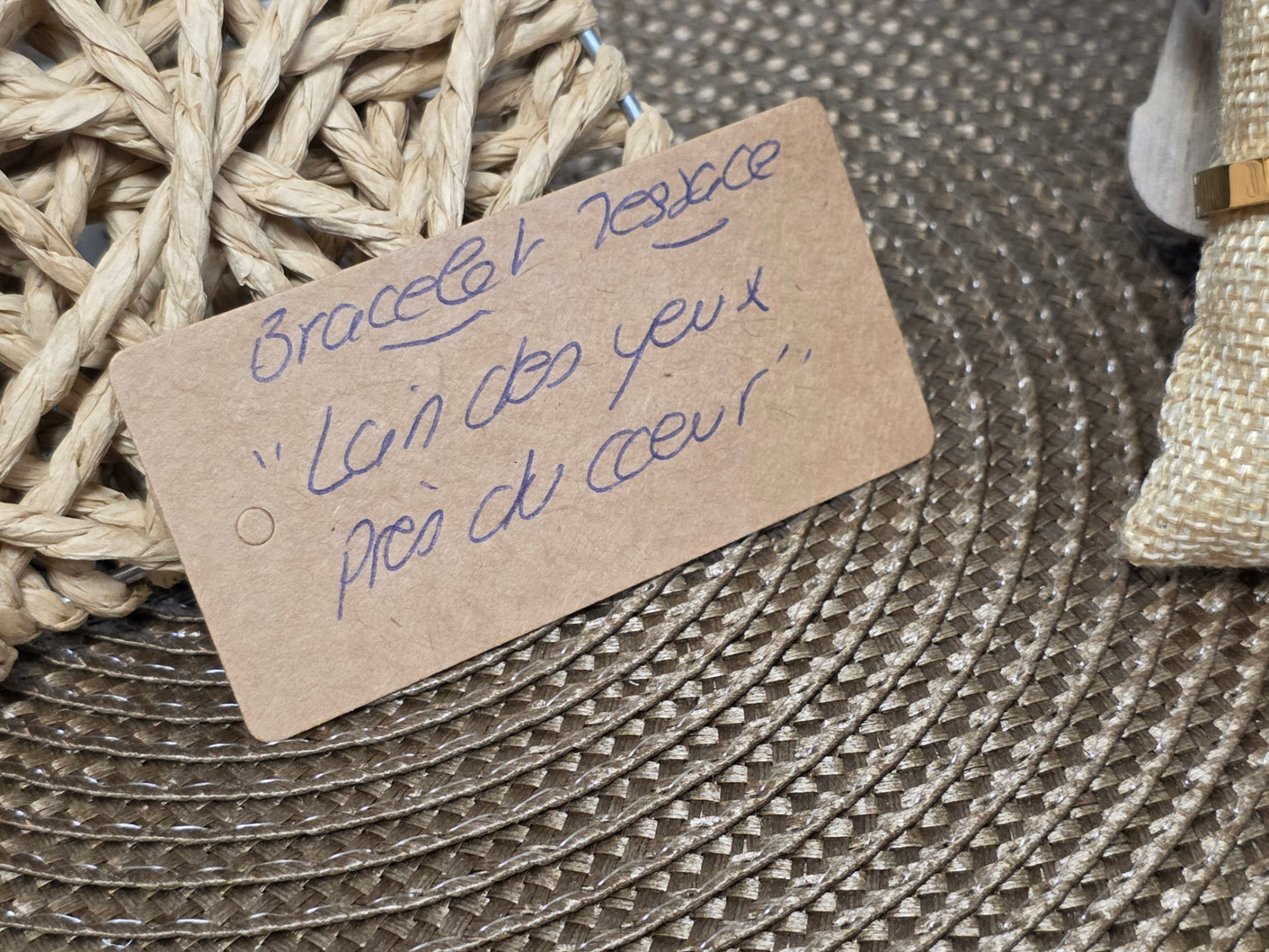 LES BRACELETS A MESSAGE " LOIN DES YEUX PRES DU COEUR " Doré