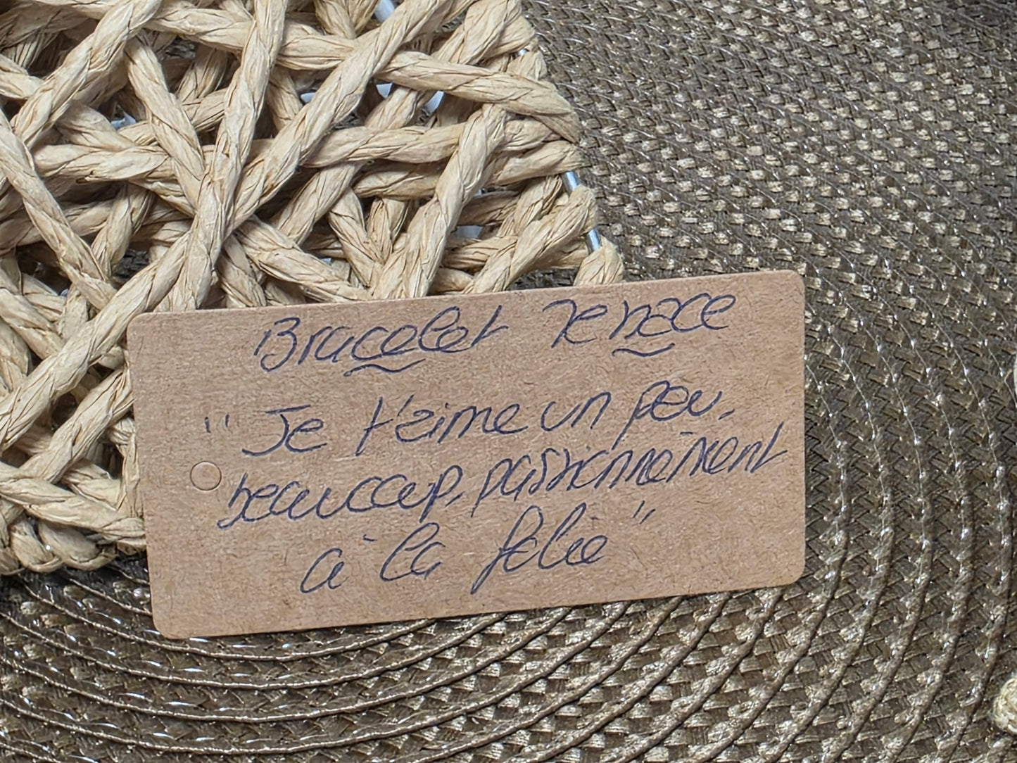 LES BRACELETS A MESSAGE " JE T'AIME UN PEU BEAUCOUP " Doré