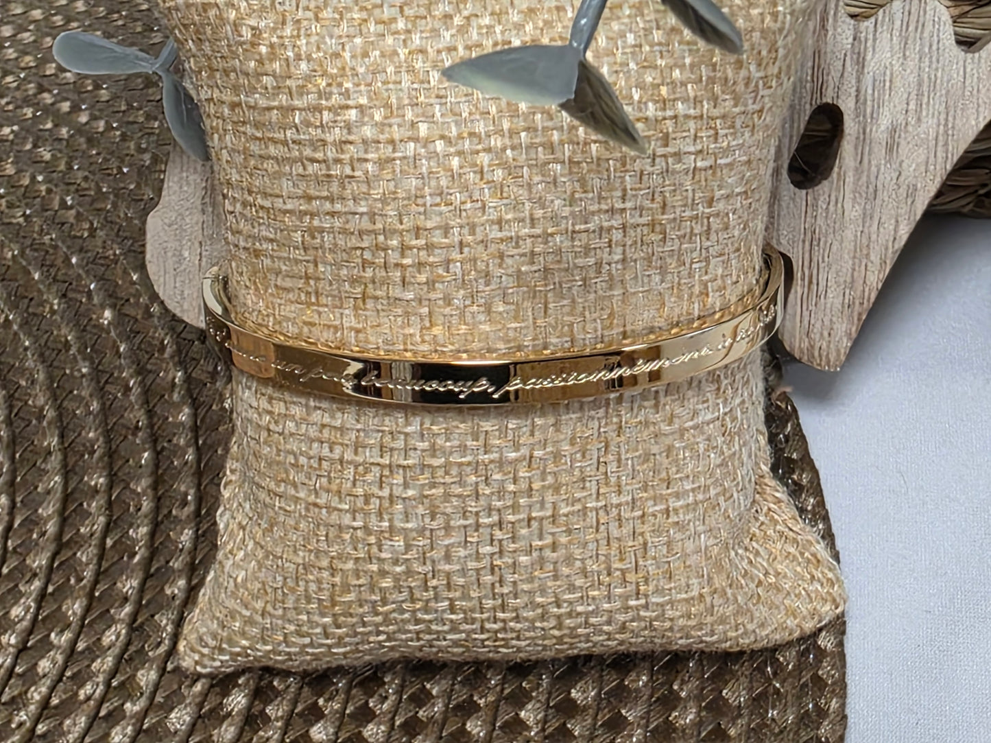 LES BRACELETS A MESSAGE " JE T'AIME UN PEU BEAUCOUP " Doré