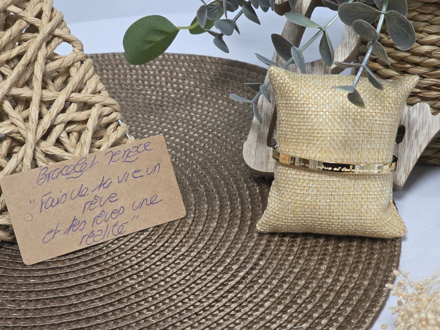 LES BRACELETS A MESSAGE " FAIS DE TA VIE UN REVE ET TES REVES UNE REALITE " Doré