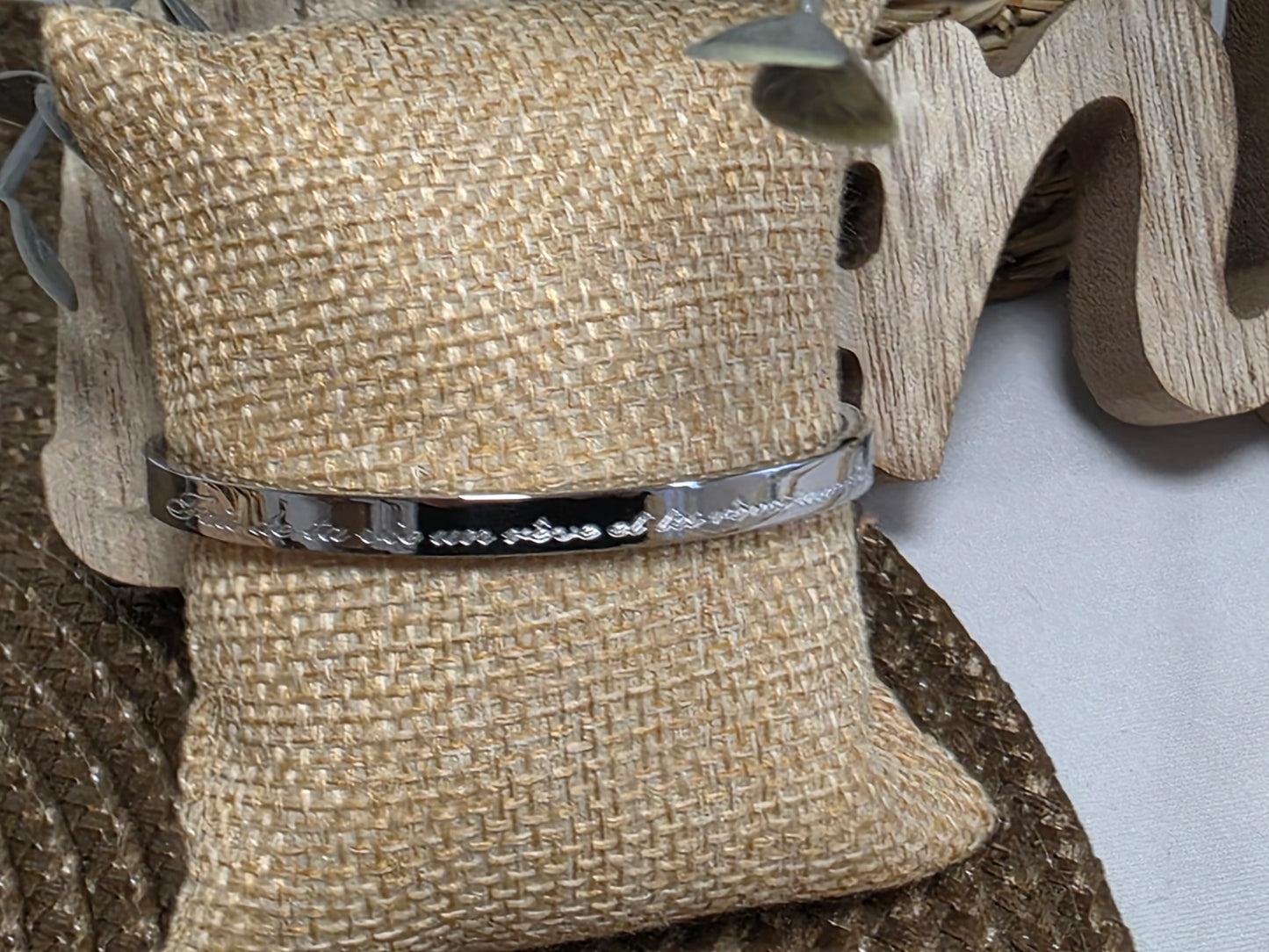 LES BRACELETS A MESSAGE " FAIS DE TA VIE UN REVE ET TES REVES UNE REALITE " Argenté